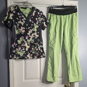 Healing Hands Floral Scrub Set - Black and Green